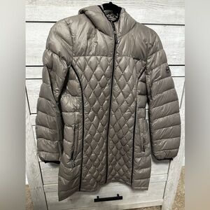 58. Michael Kors Quilted thin Puffer Jacket - Taupe